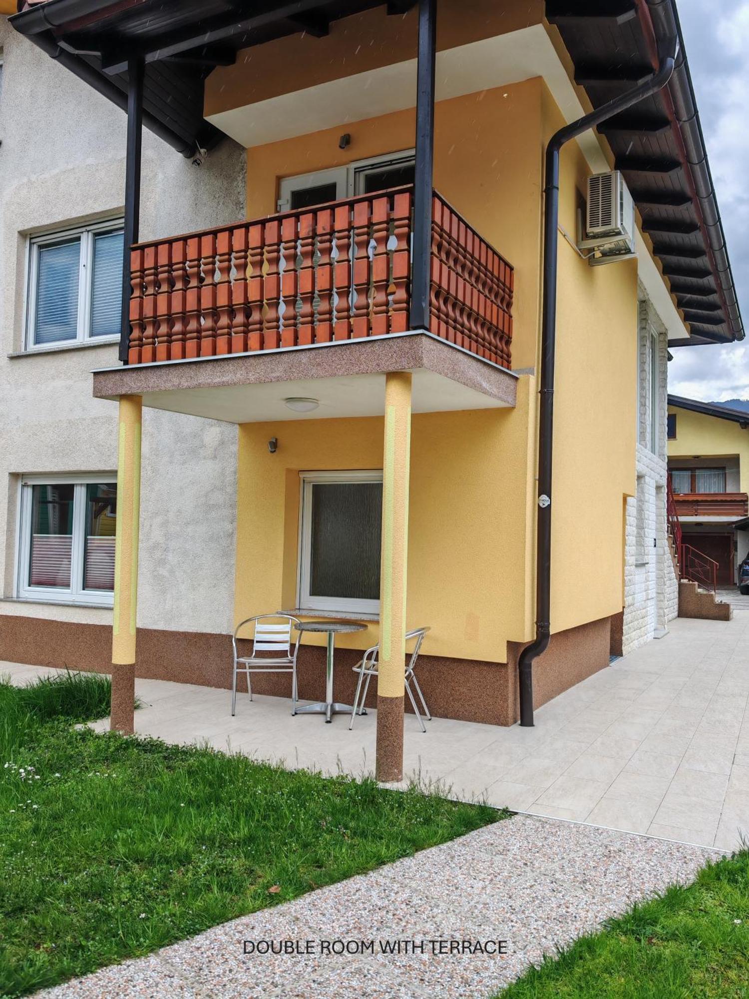 Apartment And Room Anica Tolmin Exterior foto